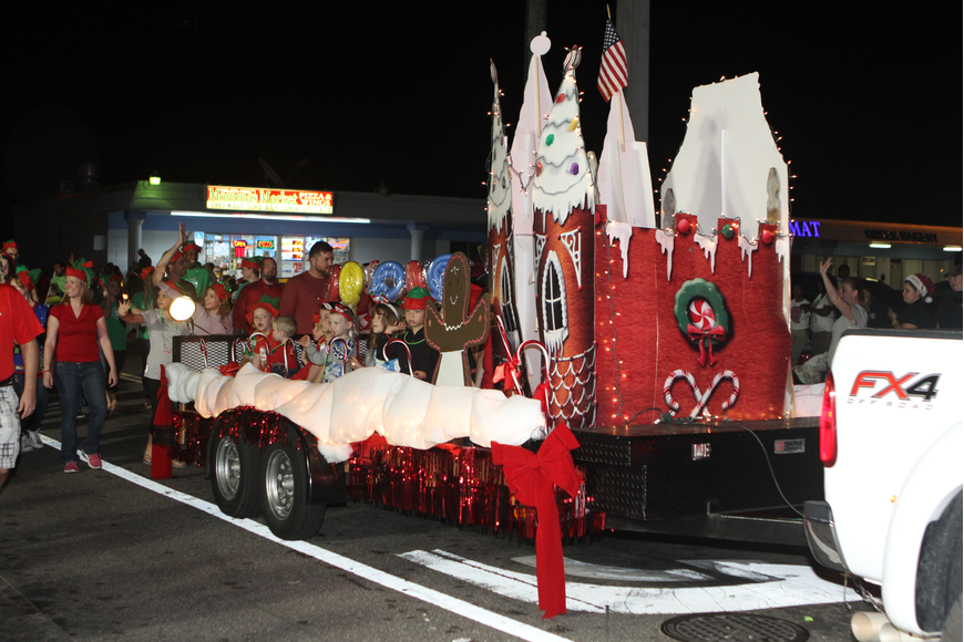 28th Annual HOme for the HOlidays Nighttime Parade | The Volusia Mom